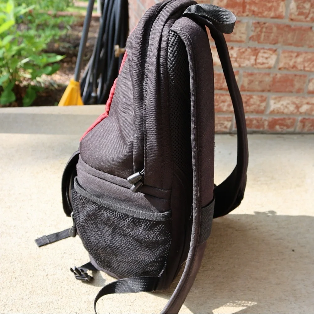 Lowepro fast pack 100 camera‎ backpack red/black with dividers. 16x18x6